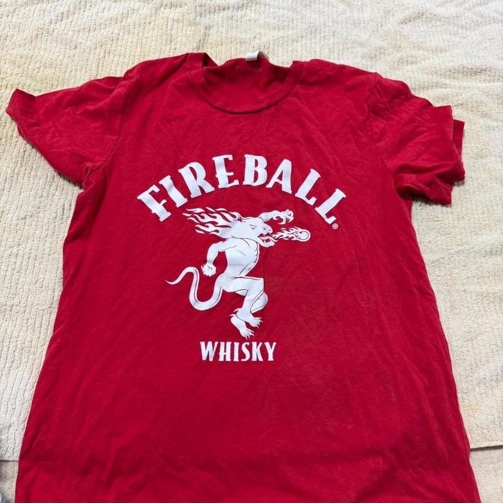 Fireball Cinnamon Whisky Graphic T-Shirt Mens Medium Red Tri-Blend Short Sleeve